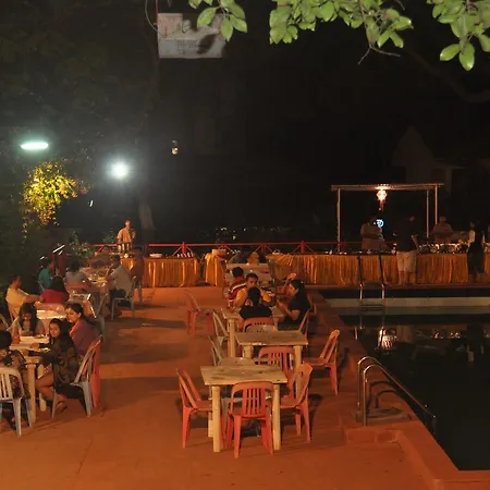 Gujarat Bhavan Hotel 3*